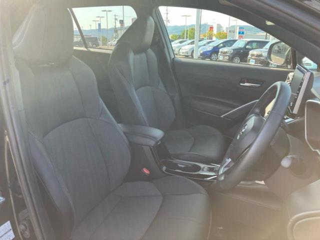 カローラクロス Z 新品タイヤ/純正エアロ/保証書/ディスプレイオーディオ+ナビ9インチ/衝突安全装置/シートヒーター/パノラミックビューモニター/車線逸脱防止支援システム/シート ハーフレザー 衝突被害軽減システム(4枚目)