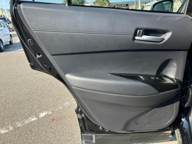 カローラクロス Z 新品タイヤ/純正エアロ/保証書/ディスプレイオーディオ+ナビ9インチ/衝突安全装置/シートヒーター/パノラミックビューモニター/車線逸脱防止支援システム/シート ハーフレザー 衝突被害軽減システム(24枚目)