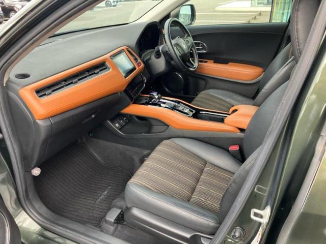 ヴェゼル ハイブリッドZ 新品タイヤ/純正 ナビ/衝突安全装置/シートヒーター/シート ハーフレザー/ヘッドランプ LED/Bluetooth接続/ETC/EBD付ABS/横滑り防止装置/アイドリングストップ バックカメラ(6枚目)