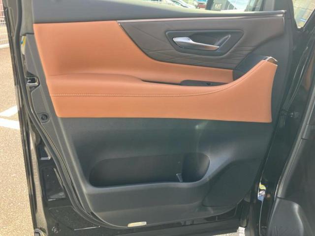 ヴェルファイア Zプレミア サンルーフ/保証書/ディスプレイオーディオ+ナビ/フリップダウンモニター/デジタルインナーミラー/衝突安全装置/両側電動スライドドア/シートヒーター/全方位モニター/車線逸脱防止支援システム ETC(19枚目)