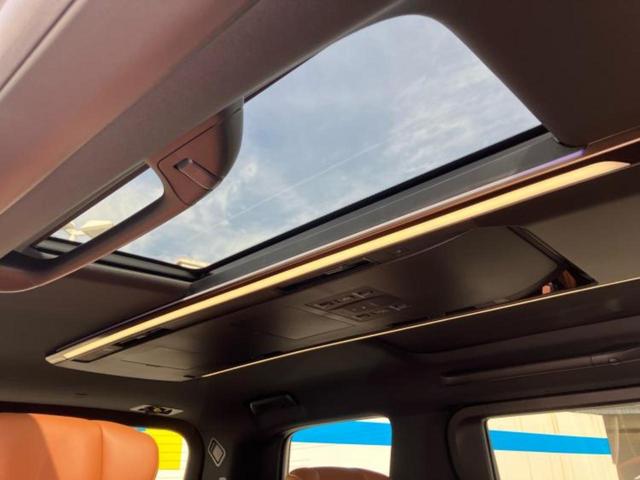 ヴェルファイア Zプレミア サンルーフ/保証書/ディスプレイオーディオ+ナビ/フリップダウンモニター/デジタルインナーミラー/衝突安全装置/両側電動スライドドア/シートヒーター/全方位モニター/車線逸脱防止支援システム ETC(32枚目)