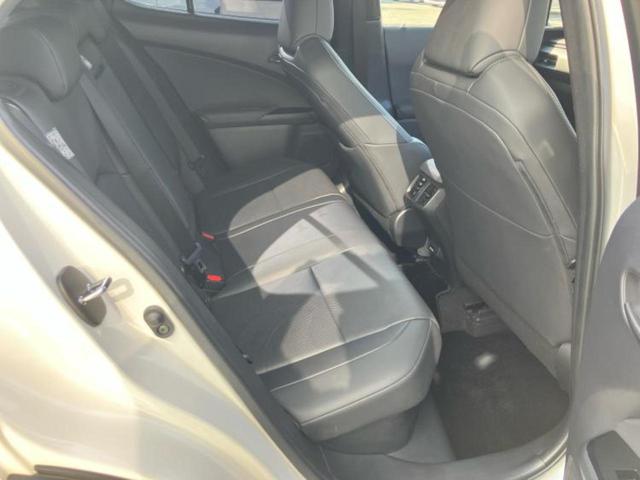 UX UX250hバージョンL 純正 SDナビ/衝突安全装置/シートヒーター/車線逸脱防止支援システム/シート フルレザー/電動バックドア/ヘッドランプ LED/ETC/EBD付ABS/横滑り防止装置/アイドリングストップ 革シート(5枚目)