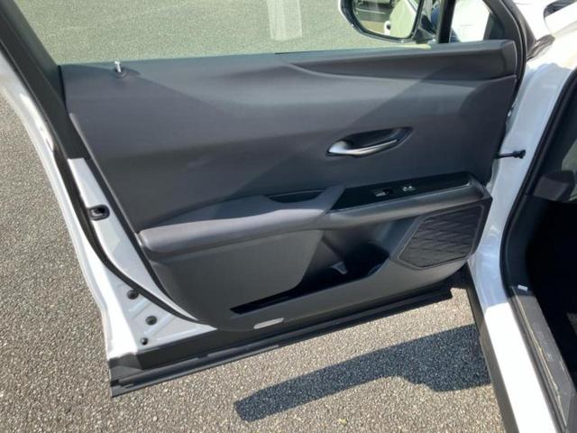 UX UX250hバージョンL 純正 SDナビ/衝突安全装置/シートヒーター/車線逸脱防止支援システム/シート フルレザー/電動バックドア/ヘッドランプ LED/ETC/EBD付ABS/横滑り防止装置/アイドリングストップ 革シート(22枚目)