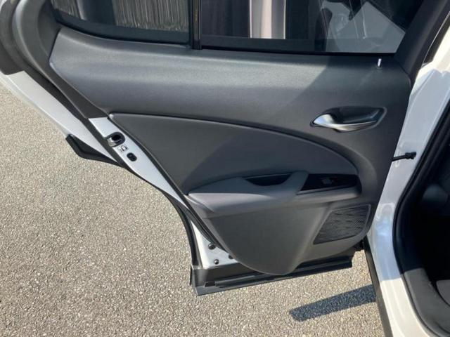 UX UX250hバージョンL 純正 SDナビ/衝突安全装置/シートヒーター/車線逸脱防止支援システム/シート フルレザー/電動バックドア/ヘッドランプ LED/ETC/EBD付ABS/横滑り防止装置/アイドリングストップ 革シート(23枚目)