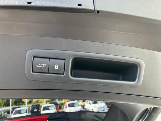 UX UX250hバージョンL 純正 SDナビ/衝突安全装置/シートヒーター/車線逸脱防止支援システム/シート フルレザー/電動バックドア/ヘッドランプ LED/ETC/EBD付ABS/横滑り防止装置/アイドリングストップ 革シート(32枚目)