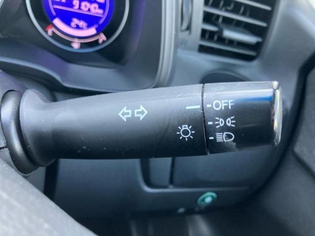 フィット 13G・Fパッケージ 純正 SDナビ/EBD付ABS/横滑り防止装置/アイドリングストップ/エアバッグ 運転席/エアバッグ 助手席/アルミホイール 社外 14インチ/パワーウインドウ/キーレスエントリー 盗難防止装置(14枚目)