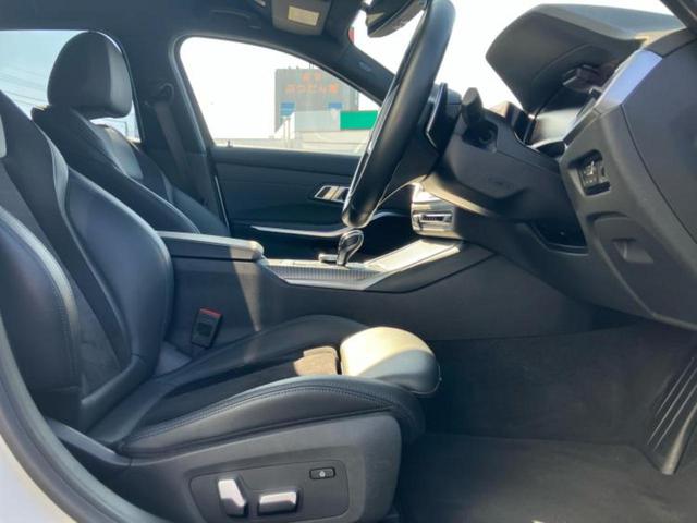 3シリーズ 4WD320d xDriveツーリングMスポーツ 保証書/純正 ナビ/衝突安全装置/シートヒーター/全方位モニター/車線逸脱防止支援システム/シート ハーフレザー/パーキングアシスト 自動操舵/電動バックドア/ドライブレコーダー 社外 全周囲カメラ(4枚目)