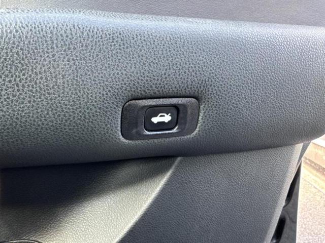 クラウンハイブリッド ハイブリッドアスリートG 保証書/純正 8インチ SDナビ/シートヒーター/シート フルレザー/ヘッドランプ LED/ETC/EBD付ABS/横滑り防止装置/アイドリングストップ/バックモニター/フルセグTV/DVD 革シート(31枚目)