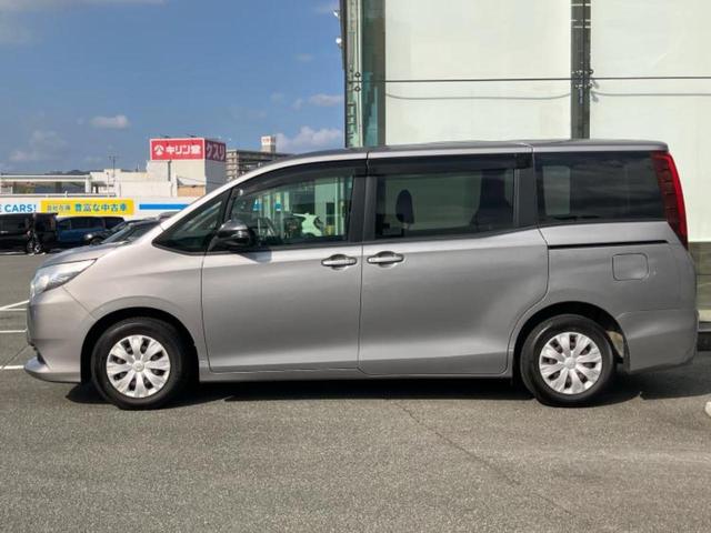 ノア Xディライトプラス 新品タイヤ/保証書/純正 SDナビ/フリップダウンモニター/両側電動スライドドア/ETC/EBD付ABS/横滑り防止装置/アイドリングストップ/フルセグTV/エアバッグ 運転席/エアバッグ 助手席(2枚目)