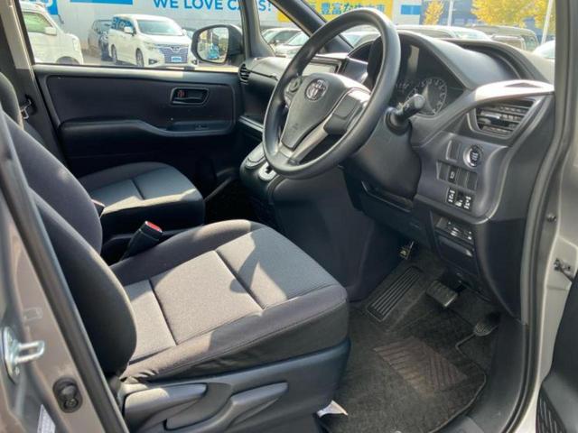 ノア Xディライトプラス 新品タイヤ/保証書/純正 SDナビ/フリップダウンモニター/両側電動スライドドア/ETC/EBD付ABS/横滑り防止装置/アイドリングストップ/フルセグTV/エアバッグ 運転席/エアバッグ 助手席(4枚目)