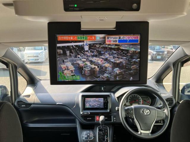 ノア Xディライトプラス 新品タイヤ/保証書/純正 SDナビ/フリップダウンモニター/両側電動スライドドア/ETC/EBD付ABS/横滑り防止装置/アイドリングストップ/フルセグTV/エアバッグ 運転席/エアバッグ 助手席(12枚目)