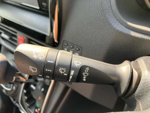 ノア Xディライトプラス 新品タイヤ/保証書/純正 SDナビ/フリップダウンモニター/両側電動スライドドア/ETC/EBD付ABS/横滑り防止装置/アイドリングストップ/フルセグTV/エアバッグ 運転席/エアバッグ 助手席(18枚目)