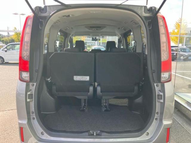 ノア Xディライトプラス 新品タイヤ/保証書/純正 SDナビ/フリップダウンモニター/両側電動スライドドア/ETC/EBD付ABS/横滑り防止装置/アイドリングストップ/フルセグTV/エアバッグ 運転席/エアバッグ 助手席(20枚目)