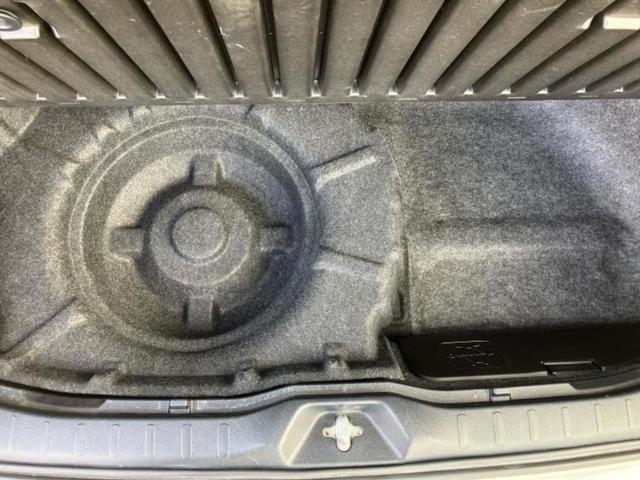 ノア Xディライトプラス 新品タイヤ/保証書/純正 SDナビ/フリップダウンモニター/両側電動スライドドア/ETC/EBD付ABS/横滑り防止装置/アイドリングストップ/フルセグTV/エアバッグ 運転席/エアバッグ 助手席(26枚目)