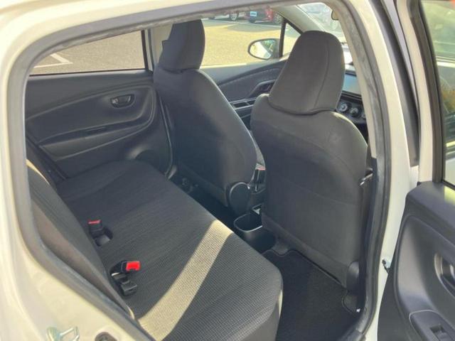 ヴィッツ F 新品タイヤ/保証書/純正 SDナビ/ヘッドランプ LED/EBD付ABS/ワンセグTV/エアバッグ 運転席/エアバッグ 助手席/アルミホイール 社外 15インチ/パワーウインドウ LEDヘッドランプ(5枚目)