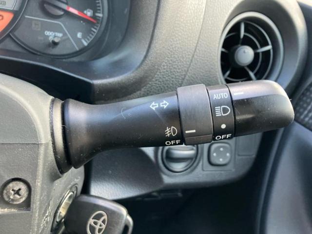 ヴィッツ F 新品タイヤ/保証書/純正 SDナビ/ヘッドランプ LED/EBD付ABS/ワンセグTV/エアバッグ 運転席/エアバッグ 助手席/アルミホイール 社外 15インチ/パワーウインドウ LEDヘッドランプ(16枚目)