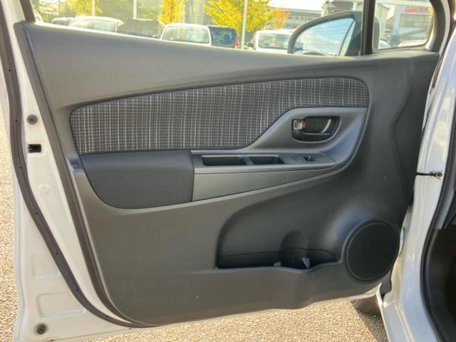 ヴィッツ F 新品タイヤ/保証書/純正 SDナビ/ヘッドランプ LED/EBD付ABS/ワンセグTV/エアバッグ 運転席/エアバッグ 助手席/アルミホイール 社外 15インチ/パワーウインドウ LEDヘッドランプ(20枚目)