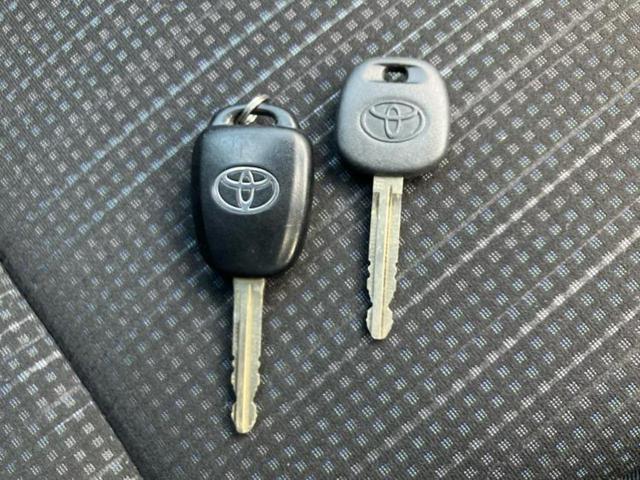 ヴィッツ F 新品タイヤ/保証書/純正 SDナビ/ヘッドランプ LED/EBD付ABS/ワンセグTV/エアバッグ 運転席/エアバッグ 助手席/アルミホイール 社外 15インチ/パワーウインドウ LEDヘッドランプ(30枚目)