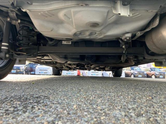 ヴィッツ F 新品タイヤ/保証書/純正 SDナビ/ヘッドランプ LED/EBD付ABS/ワンセグTV/エアバッグ 運転席/エアバッグ 助手席/アルミホイール 社外 15インチ/パワーウインドウ LEDヘッドランプ(33枚目)