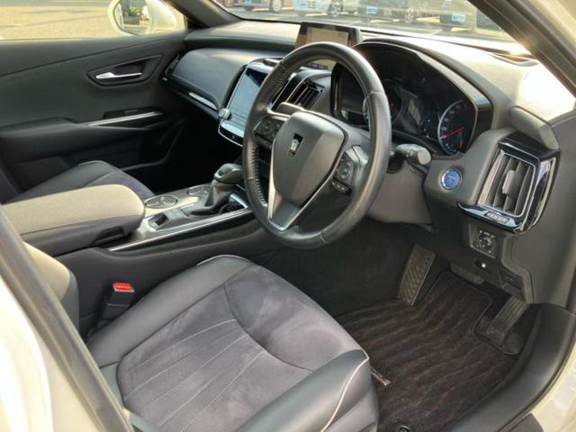 クラウンハイブリッド RSアドバンス 新品タイヤ/保証書/純正 8インチ SDナビ/衝突安全装置/シートヒーター/車線逸脱防止支援システム/シート ハーフレザー/ヘッドランプ LED/ETC/EBD付ABS/横滑り防止装置 バックカメラ(4枚目)