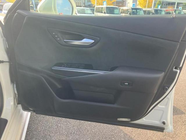 クラウンハイブリッド RSアドバンス 新品タイヤ/保証書/純正 8インチ SDナビ/衝突安全装置/シートヒーター/車線逸脱防止支援システム/シート ハーフレザー/ヘッドランプ LED/ETC/EBD付ABS/横滑り防止装置 バックカメラ(19枚目)