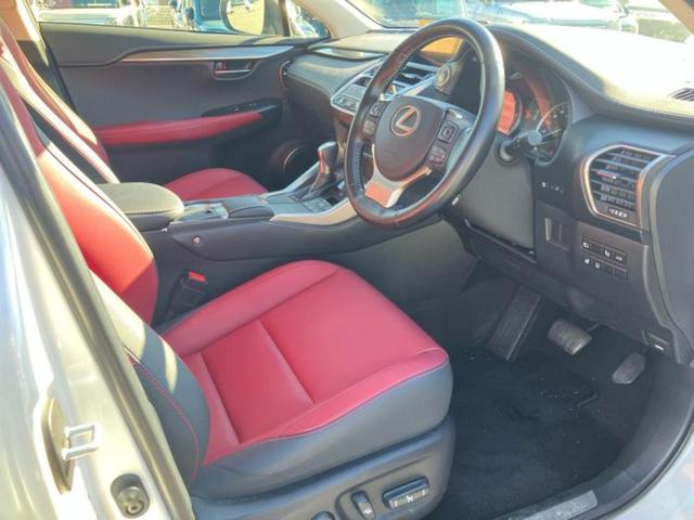 ＮＸ ＮＸ３００Ｉパッケージ　新品タイヤ／保証書／純正　１０インチ　ＳＤナビ／衝突安全装置／シートヒーター　前席／車線逸脱防止支援システム／シート　フルレザー／電動バックドア／ドライブレコーダー　社外／ヘッドランプ　３眼ＬＥＤ（4枚目）