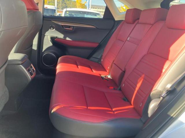 ＮＸ ＮＸ３００Ｉパッケージ　新品タイヤ／保証書／純正　１０インチ　ＳＤナビ／衝突安全装置／シートヒーター　前席／車線逸脱防止支援システム／シート　フルレザー／電動バックドア／ドライブレコーダー　社外／ヘッドランプ　３眼ＬＥＤ（7枚目）