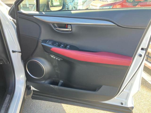 ＮＸ ＮＸ３００Ｉパッケージ　新品タイヤ／保証書／純正　１０インチ　ＳＤナビ／衝突安全装置／シートヒーター　前席／車線逸脱防止支援システム／シート　フルレザー／電動バックドア／ドライブレコーダー　社外／ヘッドランプ　３眼ＬＥＤ（20枚目）