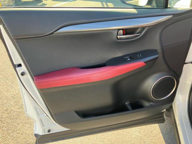 ＮＸ ＮＸ３００Ｉパッケージ　新品タイヤ／保証書／純正　１０インチ　ＳＤナビ／衝突安全装置／シートヒーター　前席／車線逸脱防止支援システム／シート　フルレザー／電動バックドア／ドライブレコーダー　社外／ヘッドランプ　３眼ＬＥＤ（22枚目）