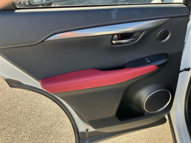 ＮＸ ＮＸ３００Ｉパッケージ　新品タイヤ／保証書／純正　１０インチ　ＳＤナビ／衝突安全装置／シートヒーター　前席／車線逸脱防止支援システム／シート　フルレザー／電動バックドア／ドライブレコーダー　社外／ヘッドランプ　３眼ＬＥＤ（23枚目）