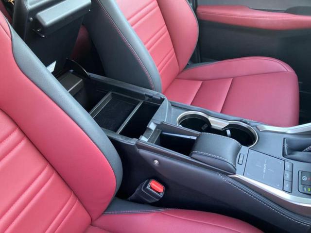 ＮＸ ＮＸ３００Ｉパッケージ　新品タイヤ／保証書／純正　１０インチ　ＳＤナビ／衝突安全装置／シートヒーター　前席／車線逸脱防止支援システム／シート　フルレザー／電動バックドア／ドライブレコーダー　社外／ヘッドランプ　３眼ＬＥＤ（36枚目）