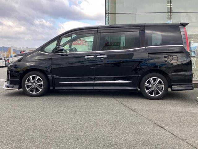 ノア Ｓｉダブルバイビー２　新品タイヤ／純正エアロ／保証書／純正　９インチ　ＳＤナビ／衝突安全装置／両側電動スライドドア／車線逸脱防止支援システム／シート　ハーフレザー／ヘッドランプ　ＬＥＤ／ＥＴＣ／ＥＢＤ付ＡＢＳ　フルエアロ（2枚目）