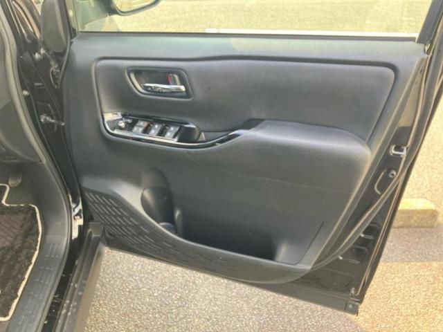 ノア Ｓｉダブルバイビー２　新品タイヤ／純正エアロ／保証書／純正　９インチ　ＳＤナビ／衝突安全装置／両側電動スライドドア／車線逸脱防止支援システム／シート　ハーフレザー／ヘッドランプ　ＬＥＤ／ＥＴＣ／ＥＢＤ付ＡＢＳ　フルエアロ（22枚目）