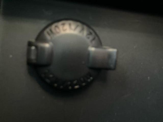 ノア Ｓｉダブルバイビー２　新品タイヤ／純正エアロ／保証書／純正　９インチ　ＳＤナビ／衝突安全装置／両側電動スライドドア／車線逸脱防止支援システム／シート　ハーフレザー／ヘッドランプ　ＬＥＤ／ＥＴＣ／ＥＢＤ付ＡＢＳ　フルエアロ（32枚目）