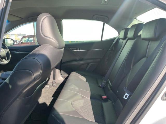 カムリ ＷＳレザーパッケージ　新品タイヤ／保証書／ディスプレイオーディオ＋ナビ／衝突安全装置／シートヒーター／パノラミックビューモニター／車線逸脱防止支援システム／シート　フルレザー／ドライブレコーダー　純正　革シート　電動シート（7枚目）