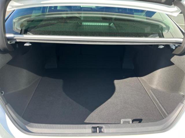 カムリ ＷＳレザーパッケージ　新品タイヤ／保証書／ディスプレイオーディオ＋ナビ／衝突安全装置／シートヒーター／パノラミックビューモニター／車線逸脱防止支援システム／シート　フルレザー／ドライブレコーダー　純正　革シート　電動シート（8枚目）