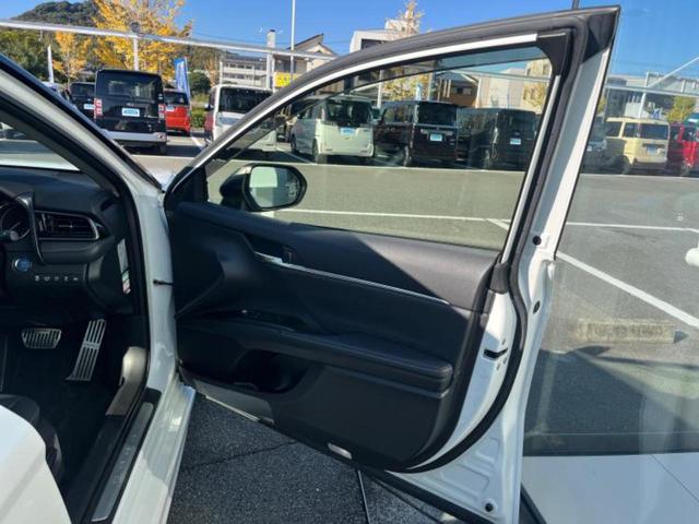 カムリ ＷＳレザーパッケージ　新品タイヤ／保証書／ディスプレイオーディオ＋ナビ／衝突安全装置／シートヒーター／パノラミックビューモニター／車線逸脱防止支援システム／シート　フルレザー／ドライブレコーダー　純正　革シート　電動シート（19枚目）