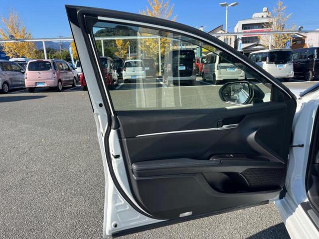 カムリ ＷＳレザーパッケージ　新品タイヤ／保証書／ディスプレイオーディオ＋ナビ／衝突安全装置／シートヒーター／パノラミックビューモニター／車線逸脱防止支援システム／シート　フルレザー／ドライブレコーダー　純正　革シート　電動シート（21枚目）