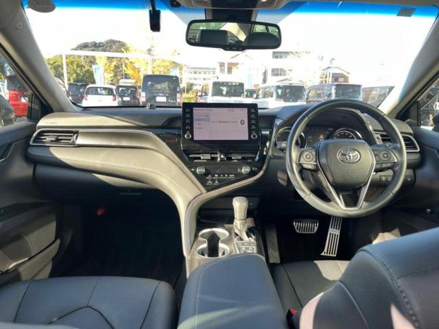 カムリ ＷＳレザーパッケージ　新品タイヤ／保証書／ディスプレイオーディオ＋ナビ／衝突安全装置／シートヒーター／パノラミックビューモニター／車線逸脱防止支援システム／シート　フルレザー／ドライブレコーダー　純正　革シート　電動シート（23枚目）