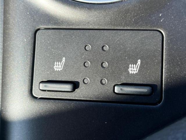 カムリ ＷＳレザーパッケージ　新品タイヤ／保証書／ディスプレイオーディオ＋ナビ／衝突安全装置／シートヒーター／パノラミックビューモニター／車線逸脱防止支援システム／シート　フルレザー／ドライブレコーダー　純正　革シート　電動シート（26枚目）