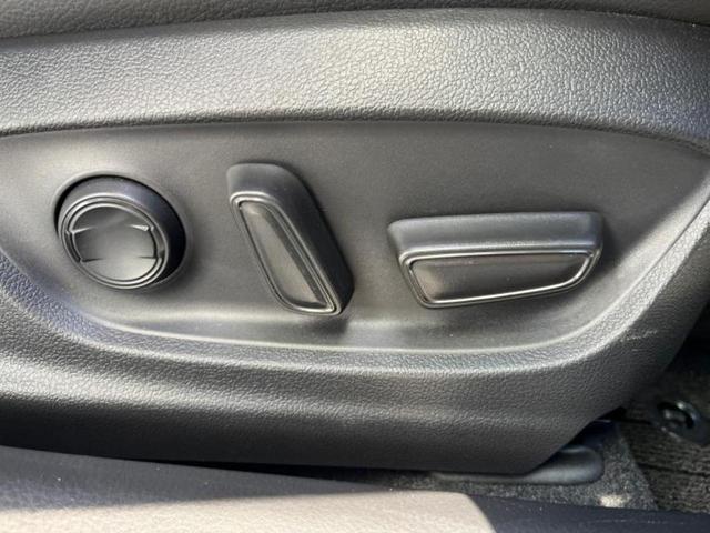 カムリ ＷＳレザーパッケージ　新品タイヤ／保証書／ディスプレイオーディオ＋ナビ／衝突安全装置／シートヒーター／パノラミックビューモニター／車線逸脱防止支援システム／シート　フルレザー／ドライブレコーダー　純正　革シート　電動シート（28枚目）