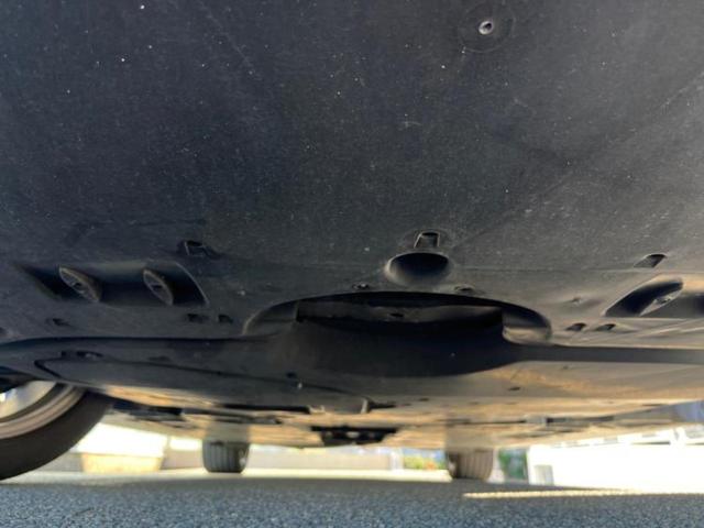 カムリ ＷＳレザーパッケージ　新品タイヤ／保証書／ディスプレイオーディオ＋ナビ／衝突安全装置／シートヒーター／パノラミックビューモニター／車線逸脱防止支援システム／シート　フルレザー／ドライブレコーダー　純正　革シート　電動シート（40枚目）