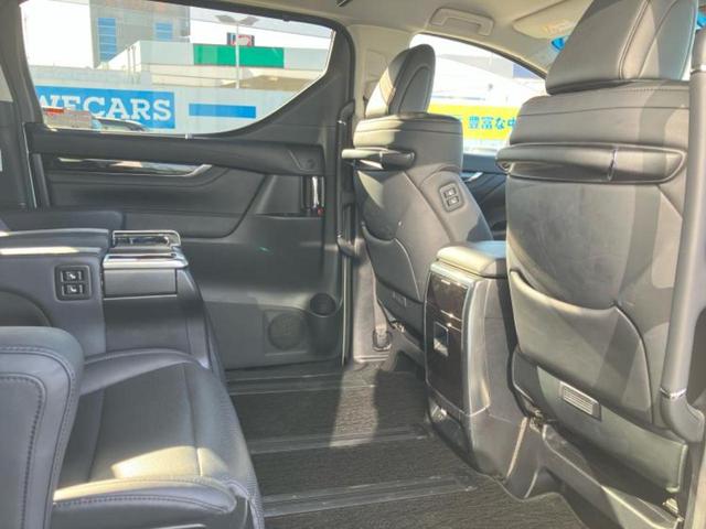 アルファード Ｓ　Ｃパッケージ　新品タイヤ／純正エアロ／保証書／社外　１０インチ　ＳＤナビ／フリップダウンモニター　社外　１２．８インチ／両側電動スライドドア／シート　合皮／電動バックドア／ヘッドランプ　ＬＥＤ／ＥＴＣ　フルエアロ（5枚目）