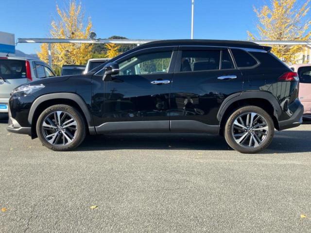 カローラクロス ハイブリッドＺ　保証書／ディスプレイオーディオ９インチ／衝突安全装置／シートヒーター／車線逸脱防止支援システム／シート　ハーフレザー／電動バックドア／ヘッドランプ　ＬＥＤ／ＥＴＣ／ＥＢＤ付ＡＢＳ　衝突被害軽減システム（2枚目）