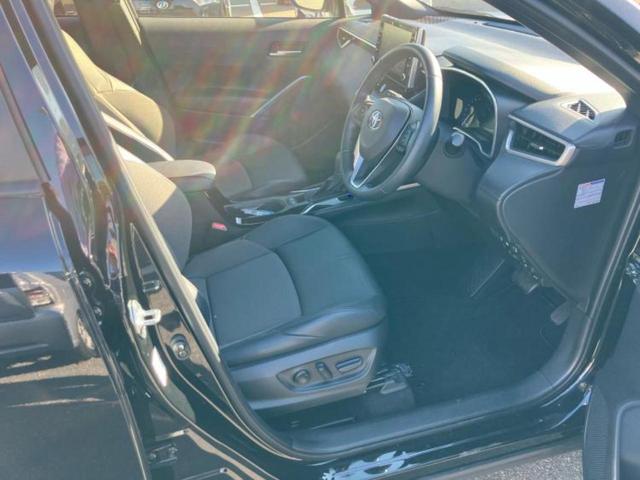 カローラクロス ハイブリッドＺ　保証書／ディスプレイオーディオ９インチ／衝突安全装置／シートヒーター／車線逸脱防止支援システム／シート　ハーフレザー／電動バックドア／ヘッドランプ　ＬＥＤ／ＥＴＣ／ＥＢＤ付ＡＢＳ　衝突被害軽減システム（4枚目）