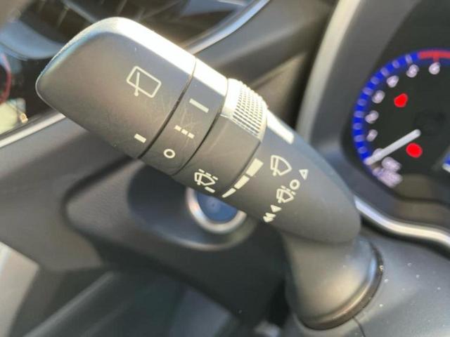 カローラクロス ハイブリッドＺ　保証書／ディスプレイオーディオ９インチ／衝突安全装置／シートヒーター／車線逸脱防止支援システム／シート　ハーフレザー／電動バックドア／ヘッドランプ　ＬＥＤ／ＥＴＣ／ＥＢＤ付ＡＢＳ　衝突被害軽減システム（15枚目）