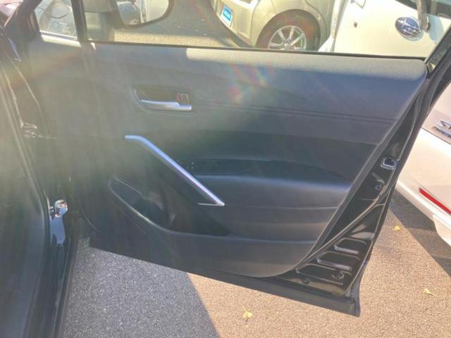 カローラクロス ハイブリッドＺ　保証書／ディスプレイオーディオ９インチ／衝突安全装置／シートヒーター／車線逸脱防止支援システム／シート　ハーフレザー／電動バックドア／ヘッドランプ　ＬＥＤ／ＥＴＣ／ＥＢＤ付ＡＢＳ　衝突被害軽減システム（19枚目）