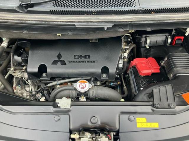 デリカＤ：５ ４ＷＤ　Ｄパワーパッケージ　新品タイヤ／社外　ナビ／フリップダウンモニター　社外　１０．１インチ／シートヒーター／ＥＢＤ付ＡＢＳ／横滑り防止装置／フルセグＴＶ／エアバッグ　運転席／エアバッグ　助手席／ＭＴモード付き　後席モニター（52枚目）