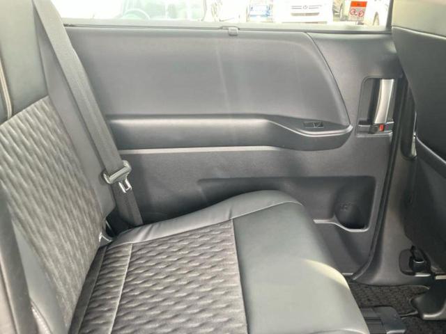 ノア ハイブリッドＺ　新品タイヤ／保証書／ディスプレイオーディオ＋ナビ１０インチ／衝突安全装置／両側電動スライドドア／シートヒーター／車線逸脱防止支援システム／ドライブレコーダー　前後／ヘッドランプ　ＬＥＤ　バックカメラ（25枚目）