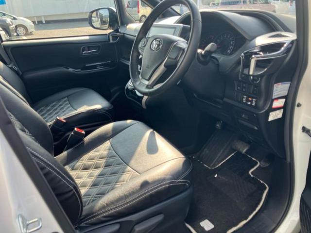 ヴォクシー ＺＳキラメキ２　保証書／純正　１０インチ　ＳＤナビ／衝突安全装置／両側電動スライドドア／車線逸脱防止支援システム／ヘッドランプ　ＬＥＤ／ＥＴＣ／ＥＢＤ付ＡＢＳ／横滑り防止装置／アイドリングストップ／フルセグＴＶ（4枚目）